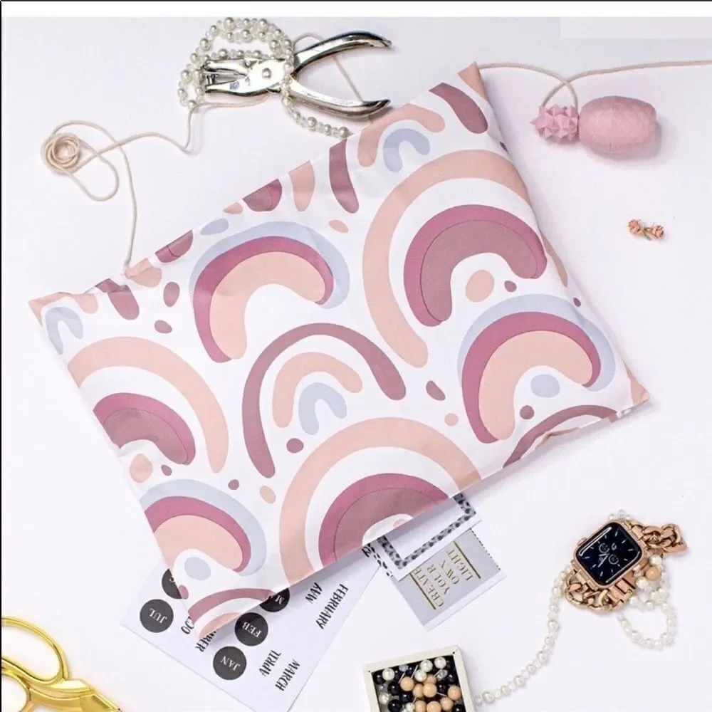 Poly mailers - IN STOCK Listing of larger poly mailers 14x17
